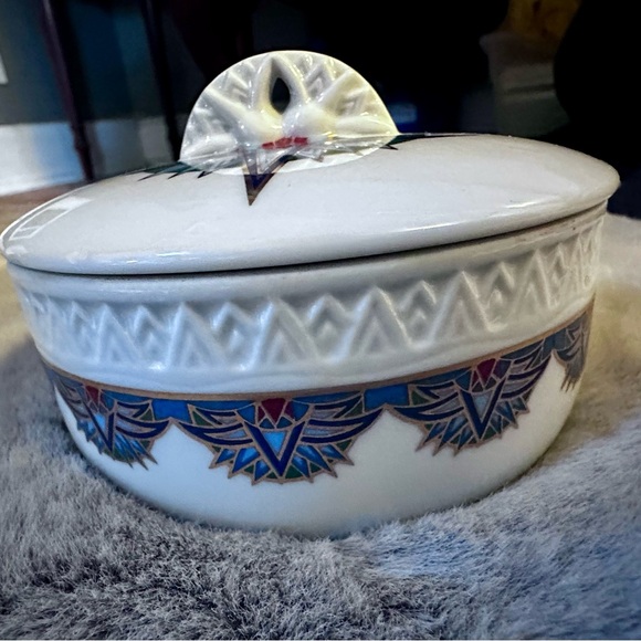 Treasures Of The Pharaohs Elizabeth Arden Trinket Dish Porcelain 4.5" w/ Lid - Picture 11 of 11
